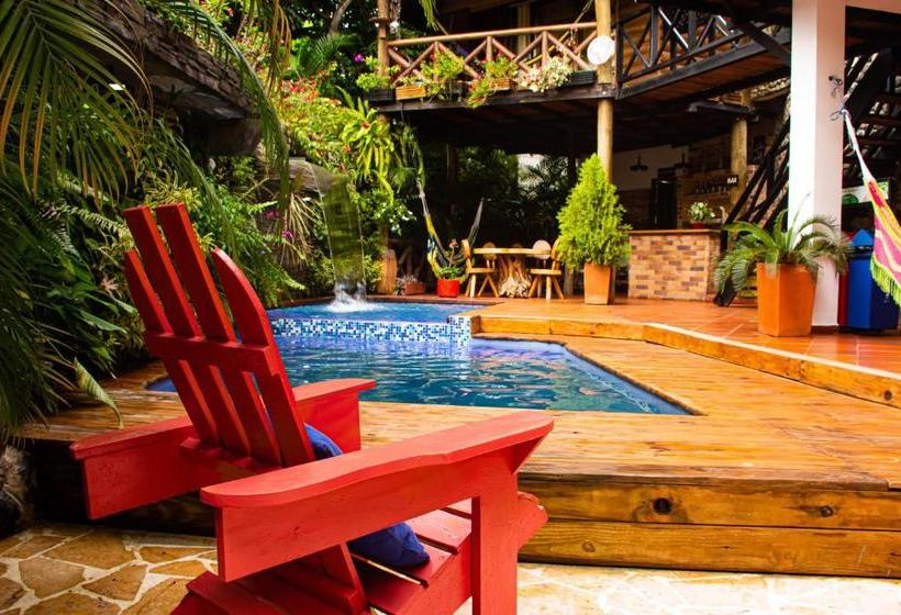 هتل Hostal Antawara Tayrona