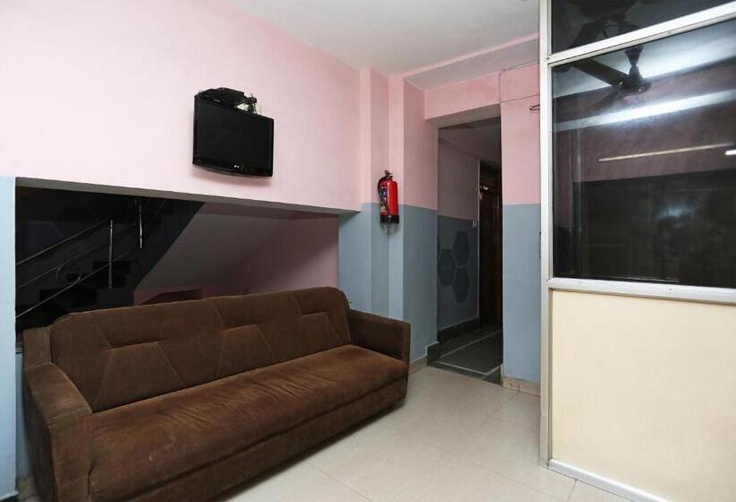 Отель Oyo 13669 Satnam