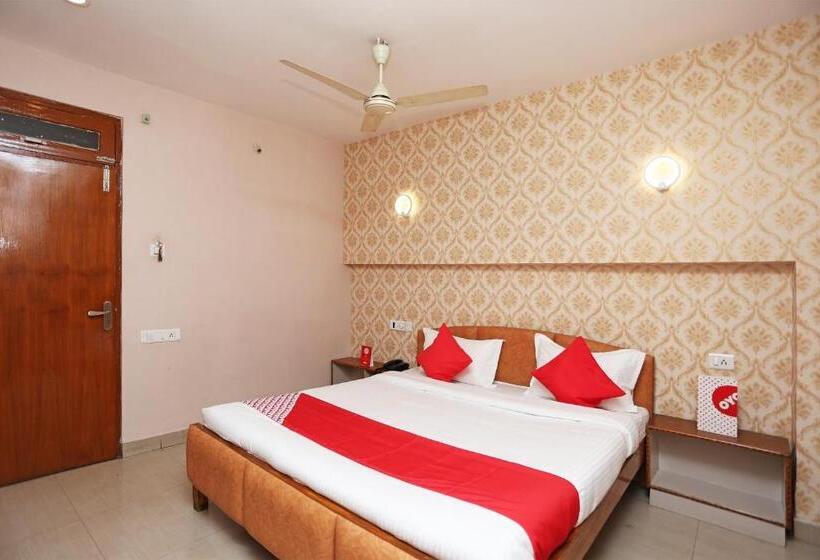 Отель Oyo 13669 Satnam