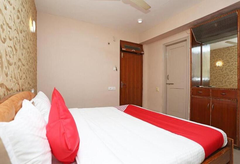 Отель Oyo 13669 Satnam