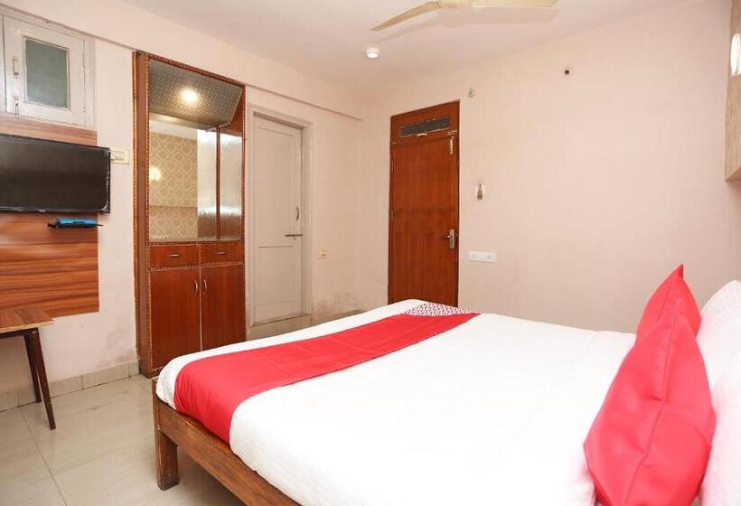 Отель Oyo 13669 Satnam