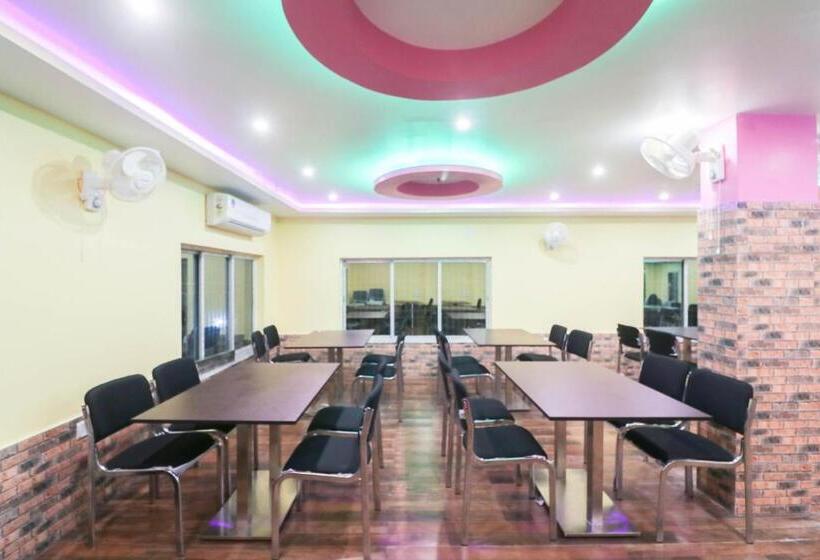 ホテル Collection O The King