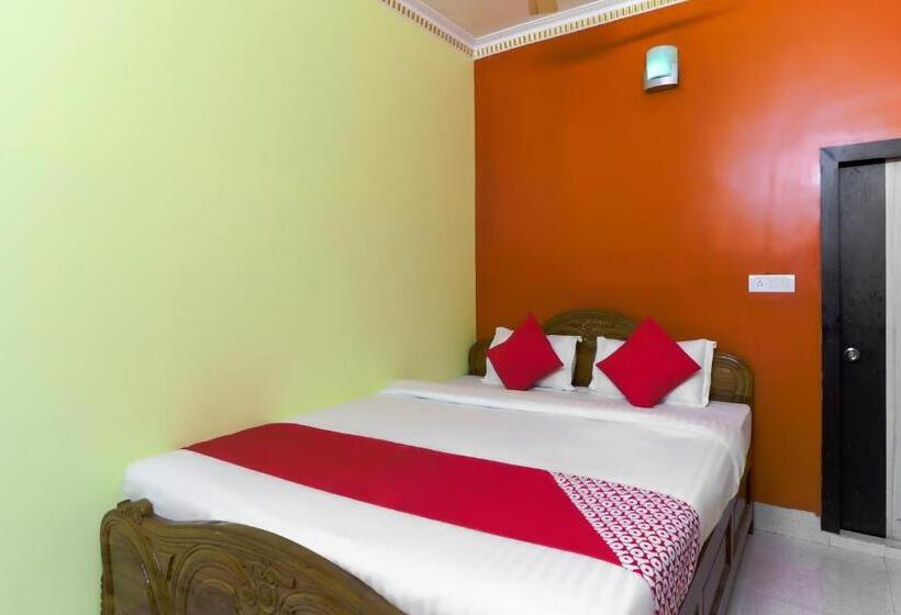 ホテル Collection O The King