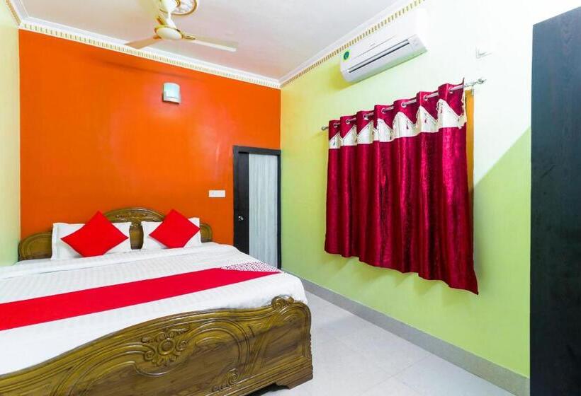 ホテル Collection O The King