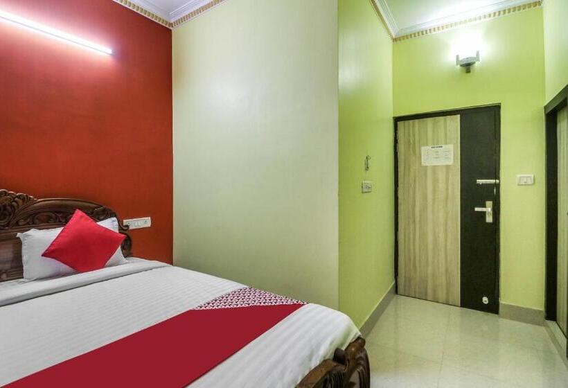 ホテル Collection O The King