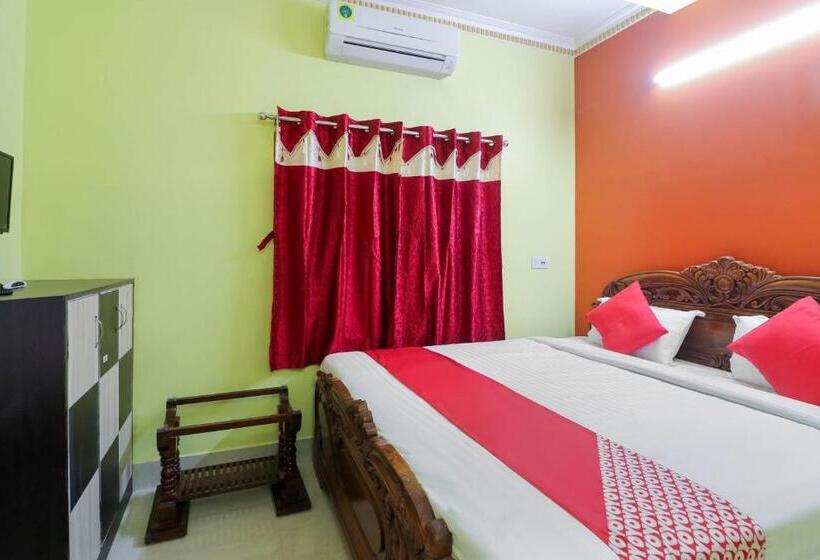 ホテル Collection O The King