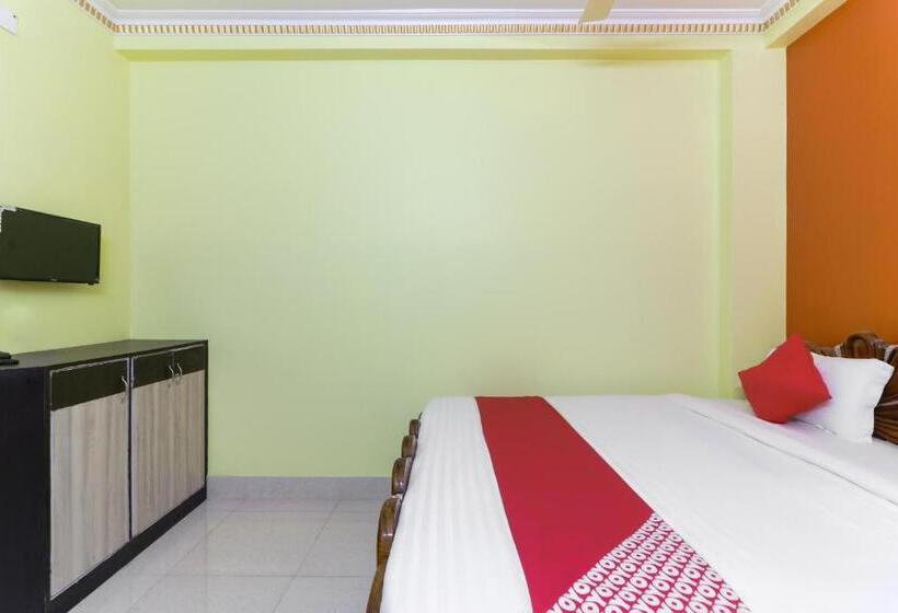 ホテル Collection O The King