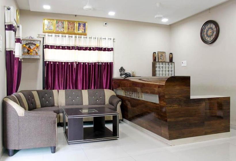 Отель Pinnk Lake Resort And Bar