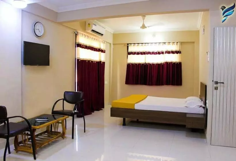 Hotelli Pinnk Lake Resort And Bar