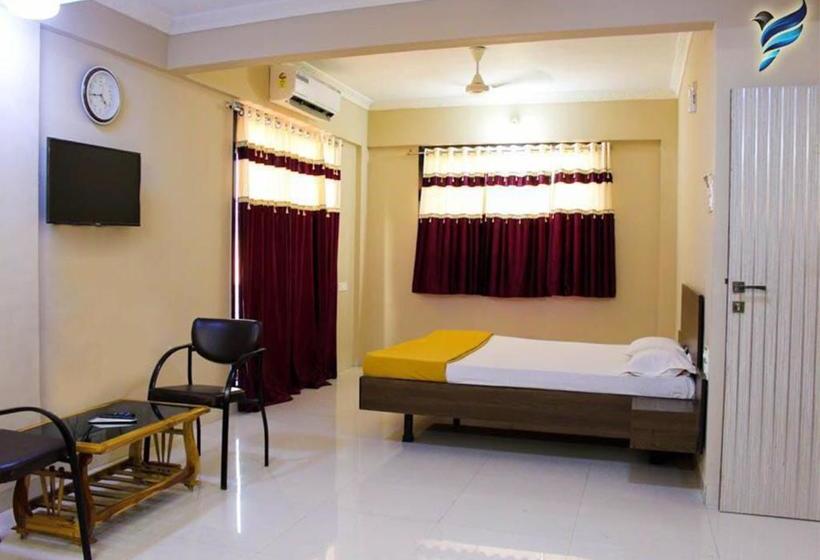 Отель Pinnk Lake Resort And Bar