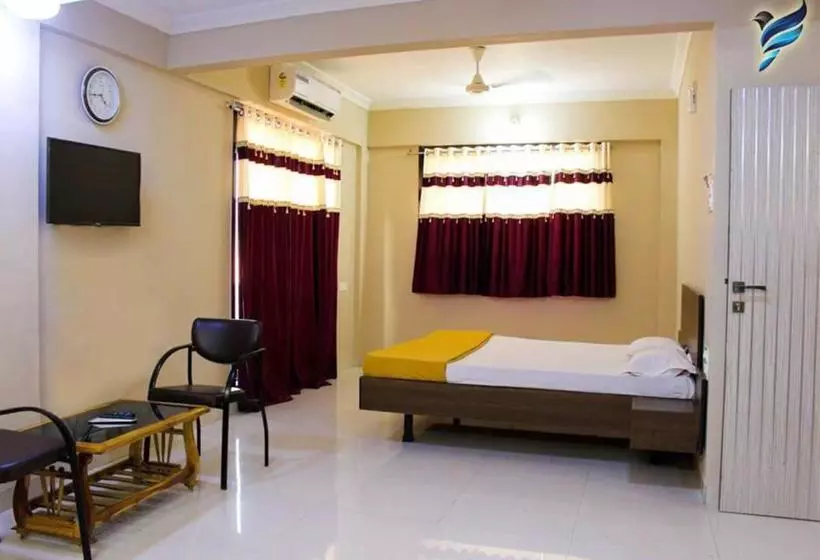 Hotelli Pinnk Lake Resort And Bar