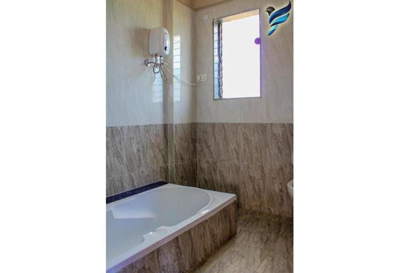 Отель Pinnk Lake Resort And Bar