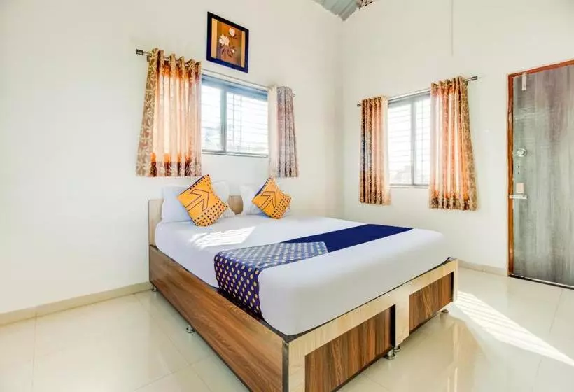 ホテル Spot On 67971 Mango Resorts