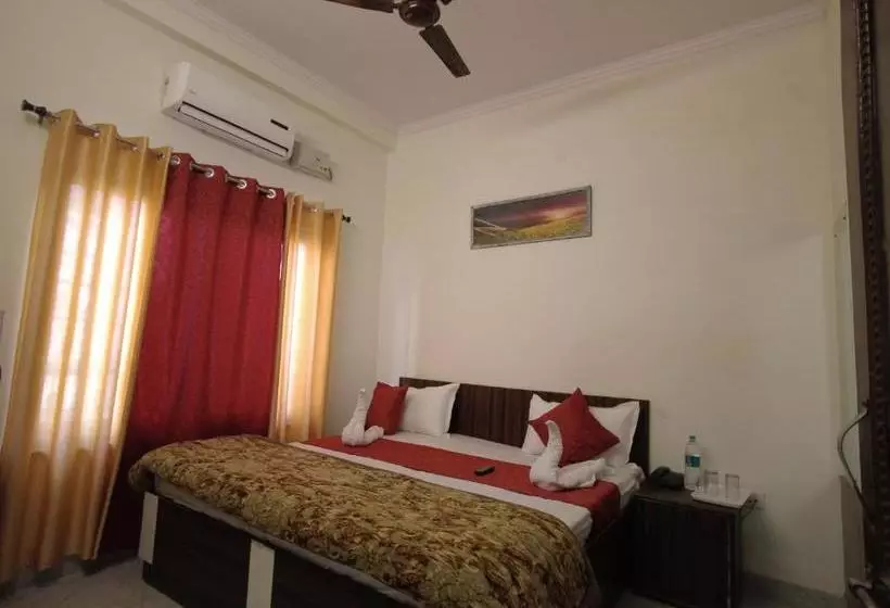 ホテル The Ananya Palace Rishikesh