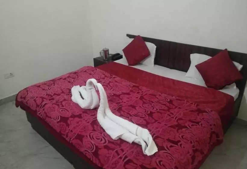 ホテル The Ananya Palace Rishikesh