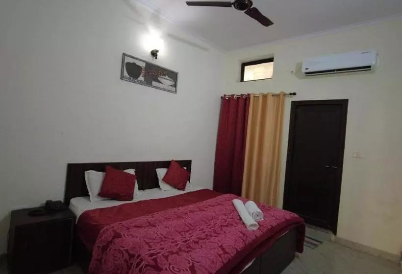 ホテル The Ananya Palace Rishikesh