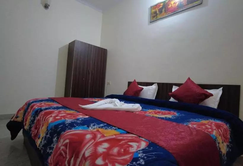 ホテル The Ananya Palace Rishikesh