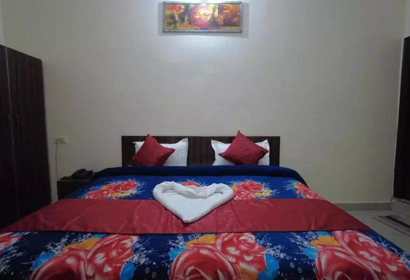 ホテル The Ananya Palace Rishikesh