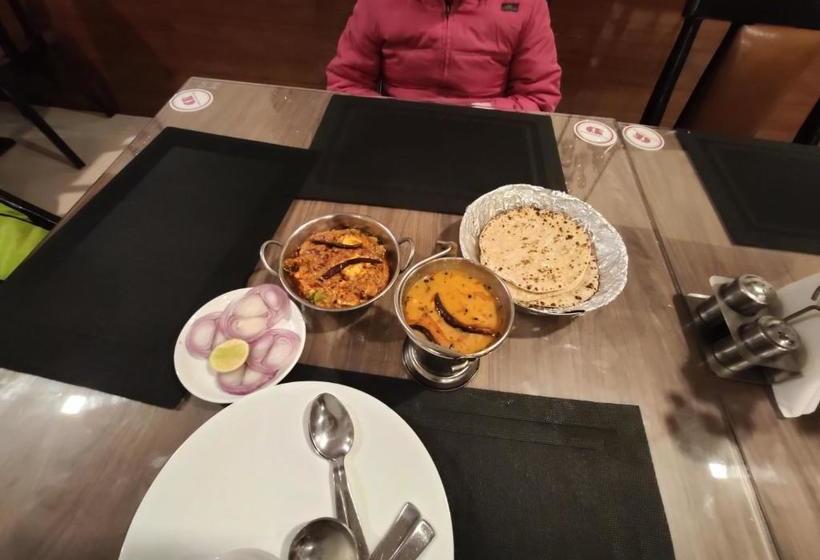 Hotel The Ananya Palace Rishikesh