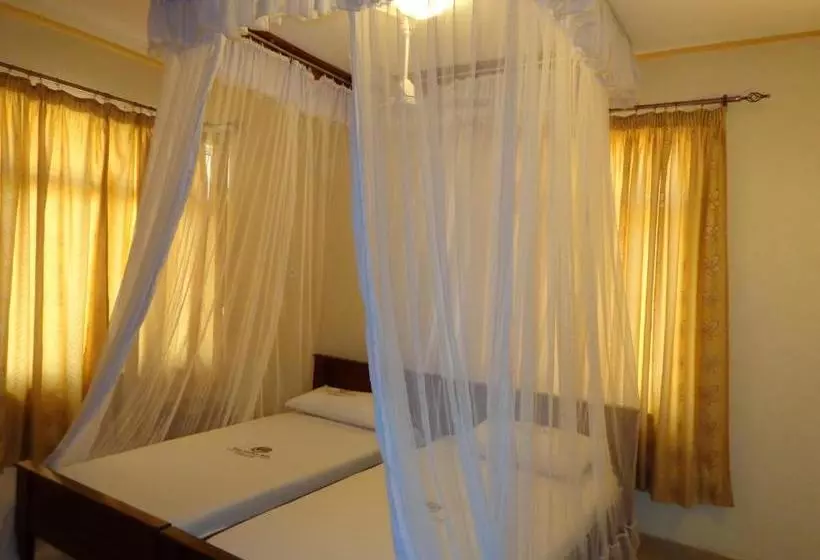 پانسیون The Folks Inn