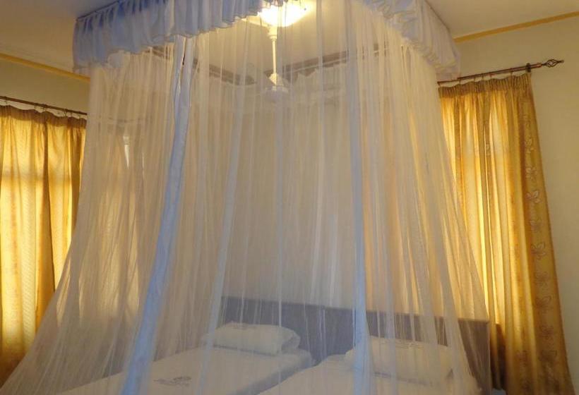 پانسیون The Folks Inn