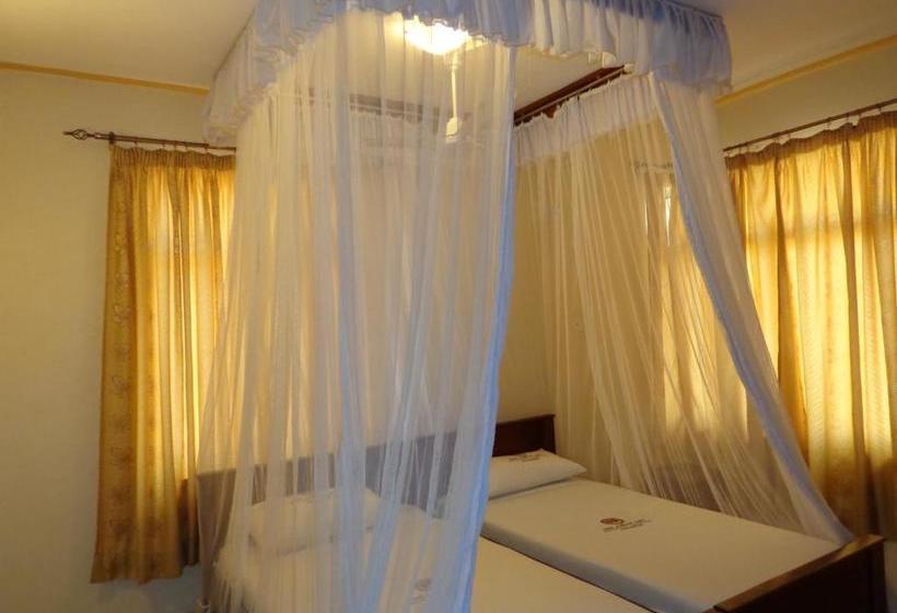 پانسیون The Folks Inn