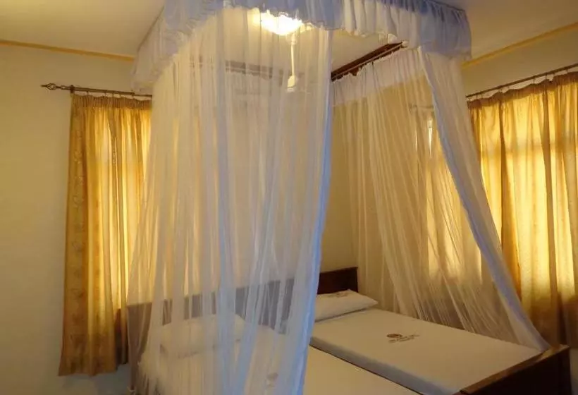 پانسیون The Folks Inn