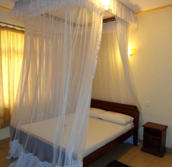 پانسیون The Folks Inn