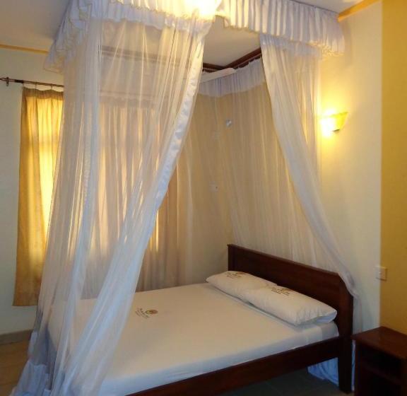 پانسیون The Folks Inn