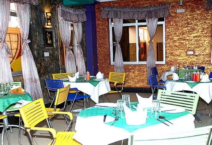 پانسیون The Folks Inn