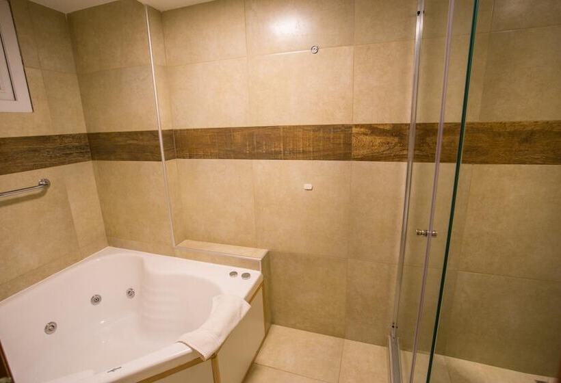 هتل Ayres Del Nahuel