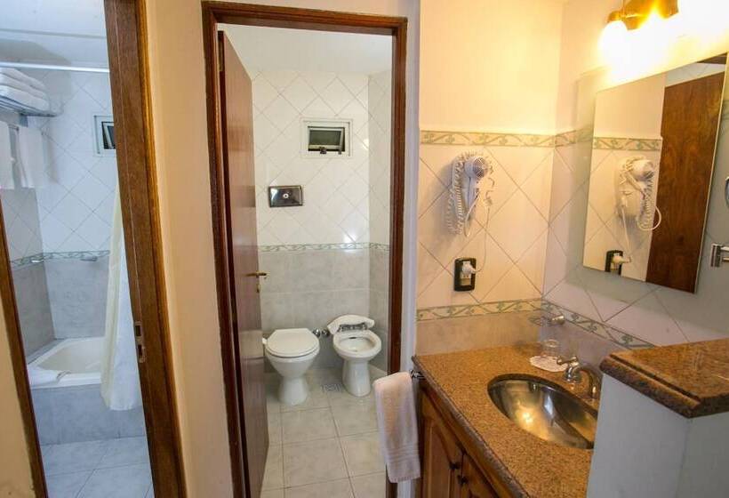 هتل Ayres Del Nahuel