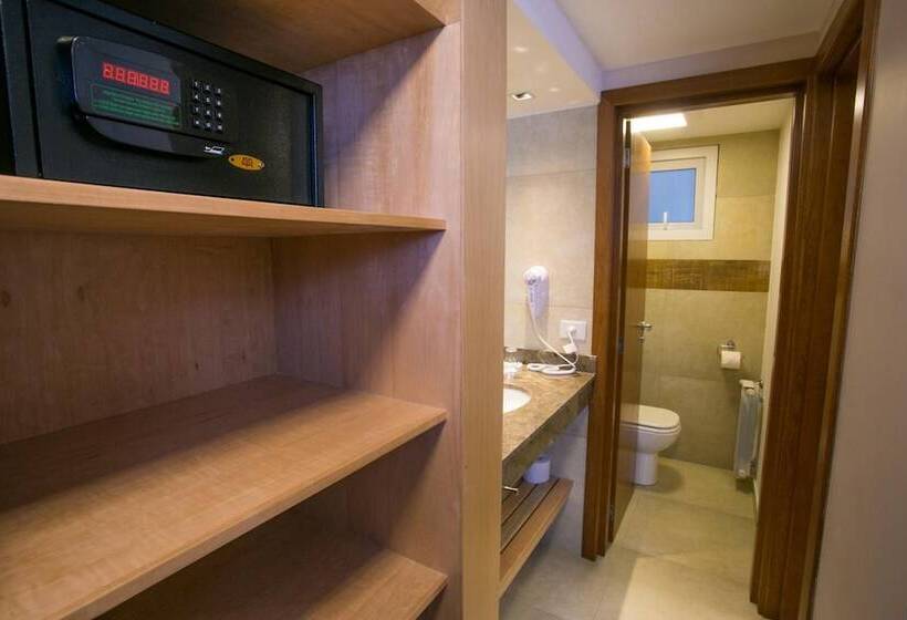 هتل Ayres Del Nahuel