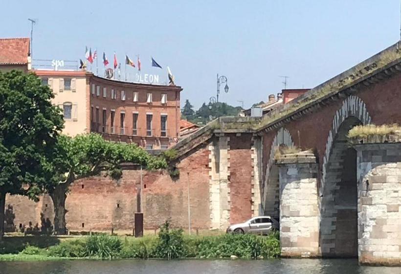 בית מלון כפרי Le Pont Napoléon Moissac
