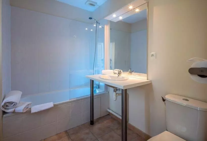 Отель Vacanceole  Le Domaine Du Golf D Albret