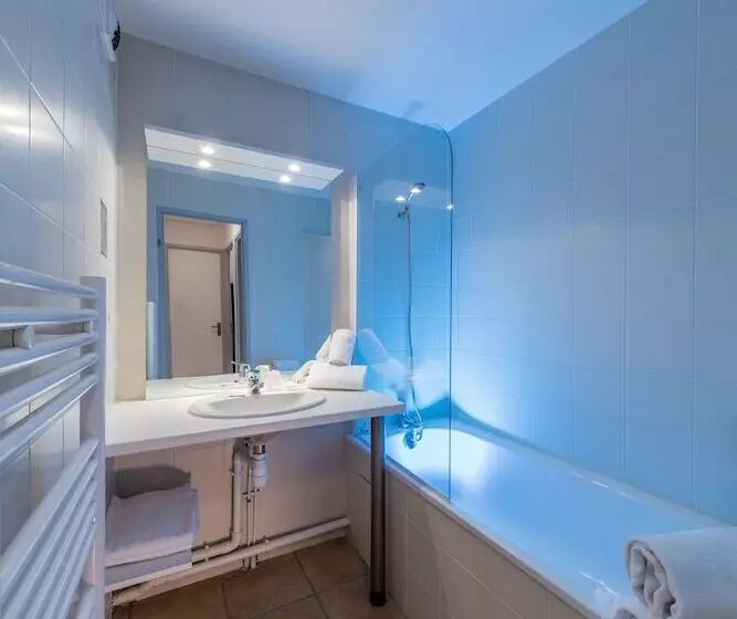 Отель Vacanceole  Le Domaine Du Golf D Albret