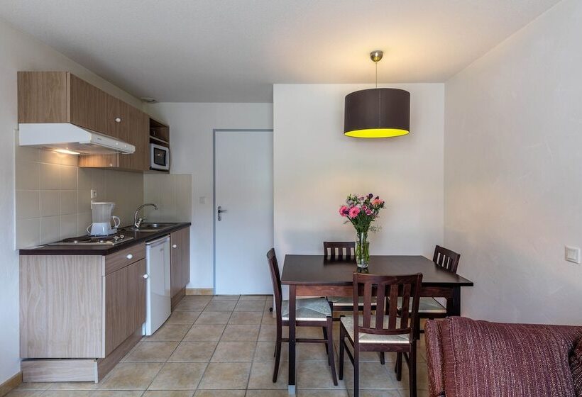 فندق Vacanceole  Le Domaine Du Golf D Albret