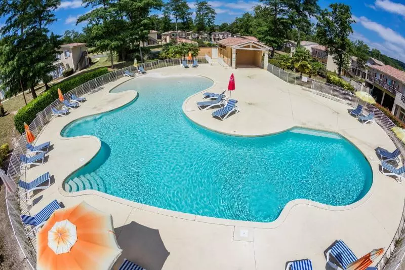 Отель Vacanceole  Le Domaine Du Golf D Albret