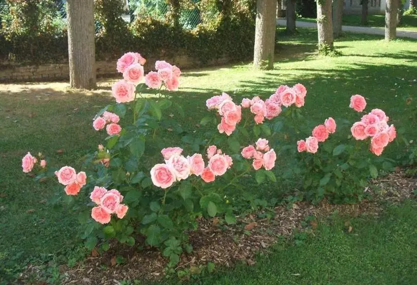 Chateau De Lamberval