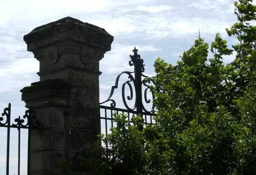 Chateau De Lamberval