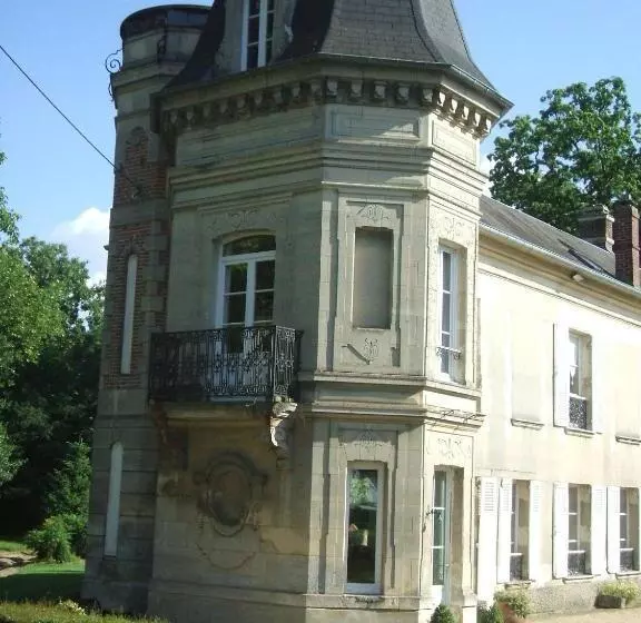 Chateau De Lamberval