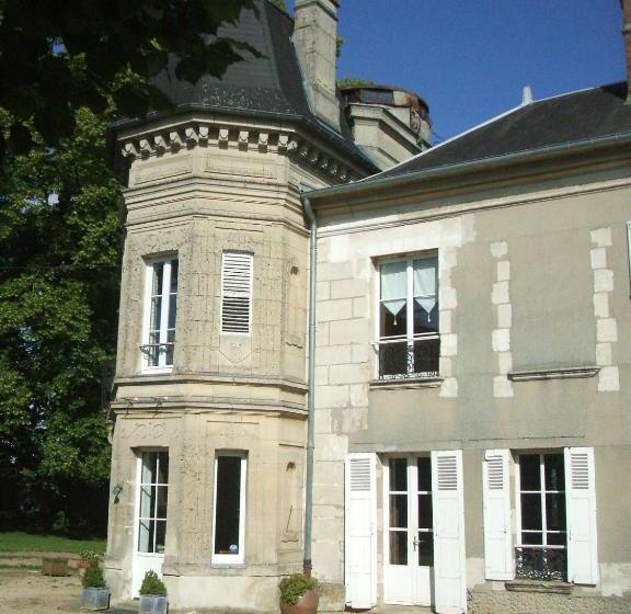 Chateau De Lamberval