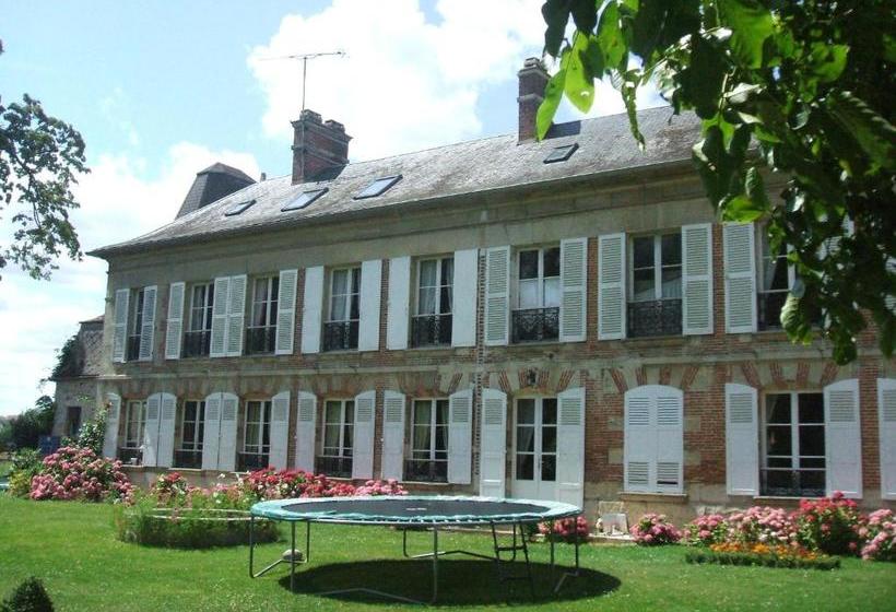 Chateau De Lamberval