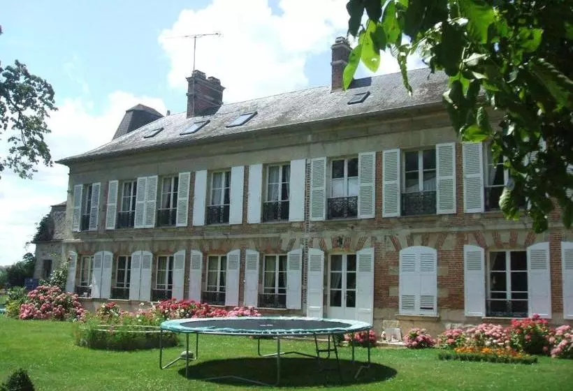 Chateau De Lamberval