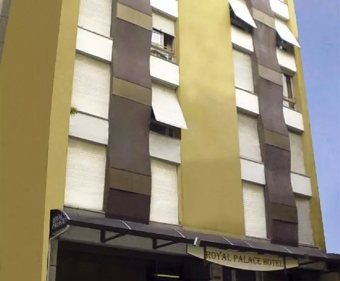 Royal Palace Hotel