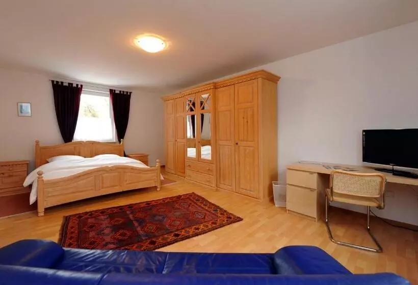 ホテル Gästehaus Perrin