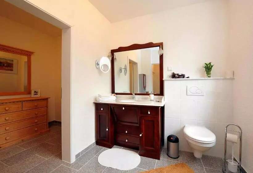 ホテル Gästehaus Perrin