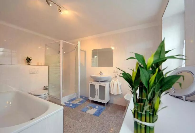 ホテル Gästehaus Perrin