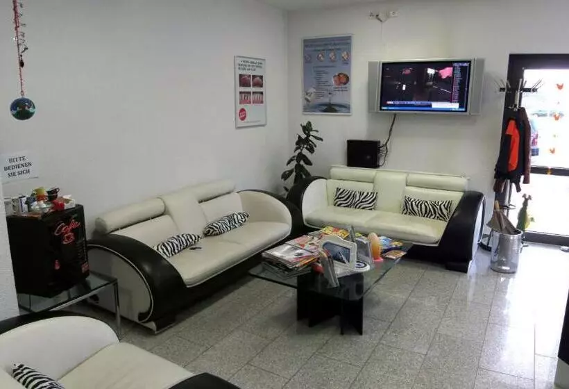 ホテル Gästehaus Perrin