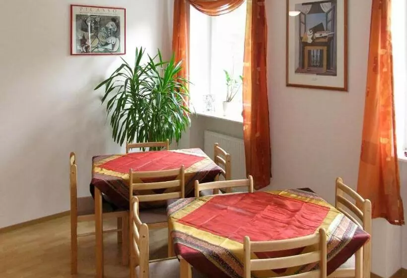 ホテル Gästehaus Perrin